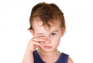 Частое моргание глазами у детей