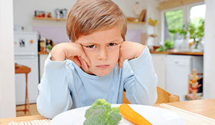 Нужно ли кормить ребенка при пищевом отравлении