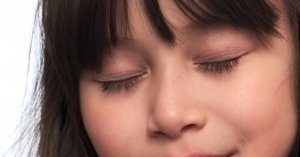 Ребенок часто моргает глазами: лечение